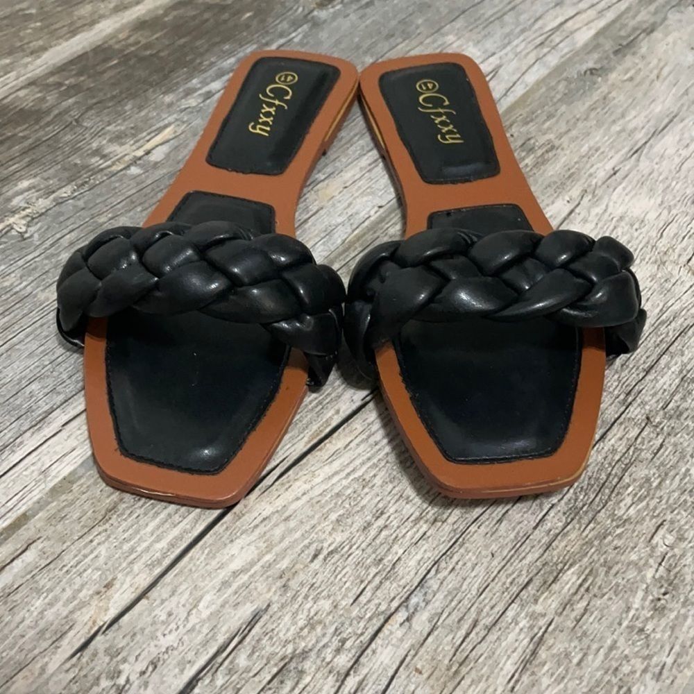 NEW with box Sandals Size: 9 1/2